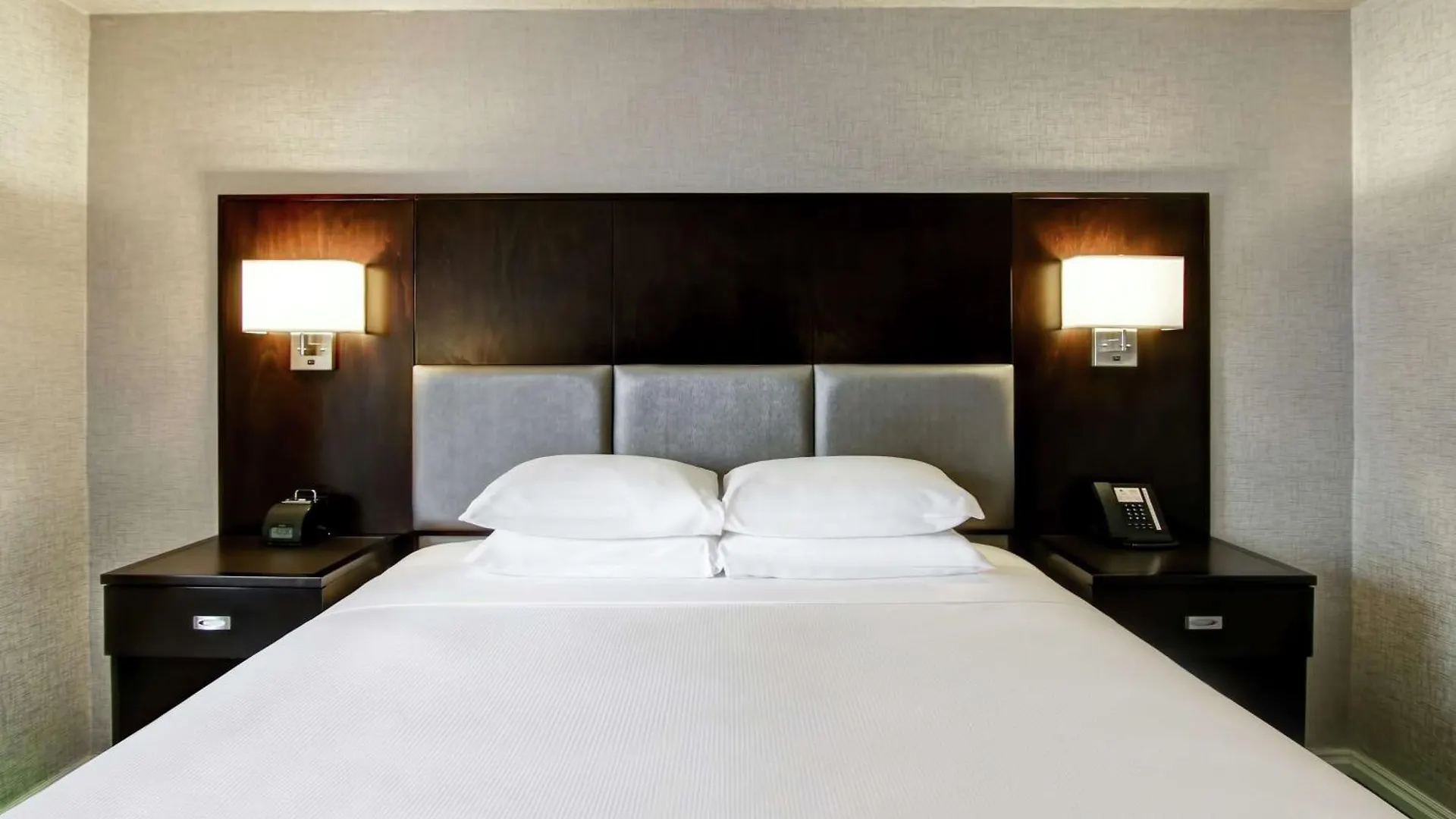 Doubletree By Hilton Toronto Downtown Otel