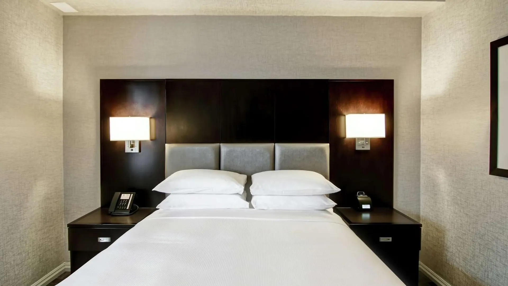 Doubletree By Hilton Toronto Downtown Otel 4*,