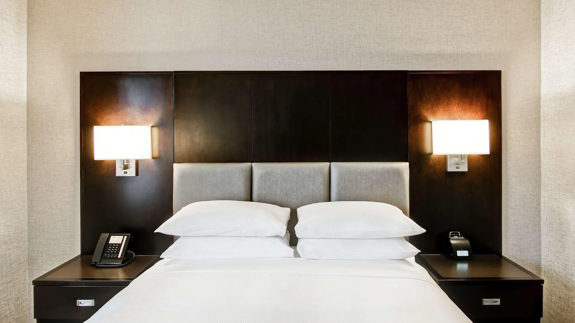 Doubletree By Hilton Toronto Downtown Otel
