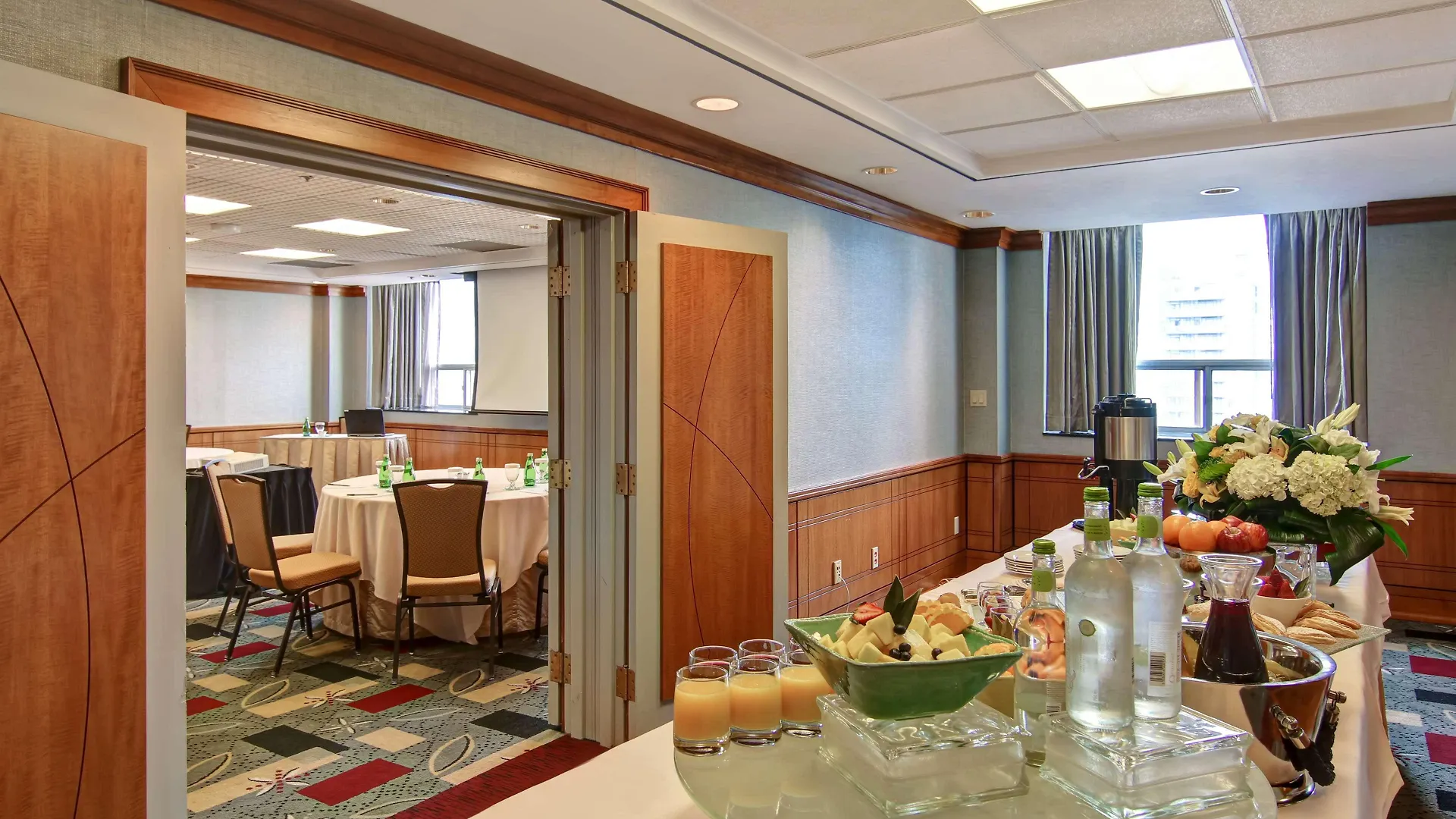 Doubletree By Hilton Toronto Downtown Otel 4*,