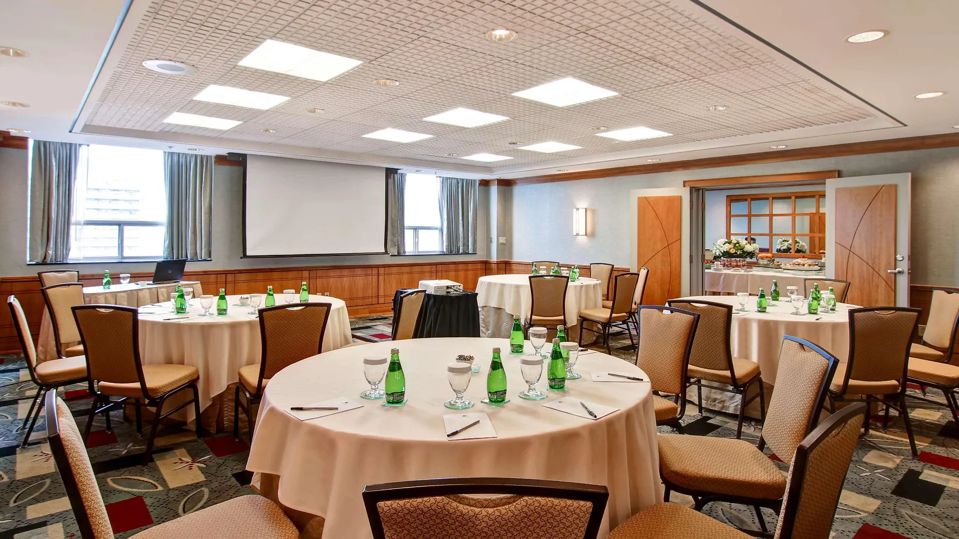 Doubletree By Hilton Toronto Downtown Otel