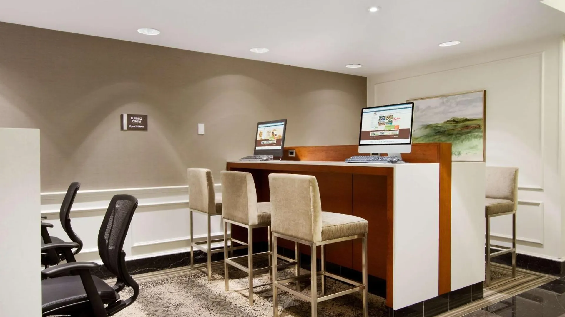 Doubletree By Hilton Toronto Downtown Hotell