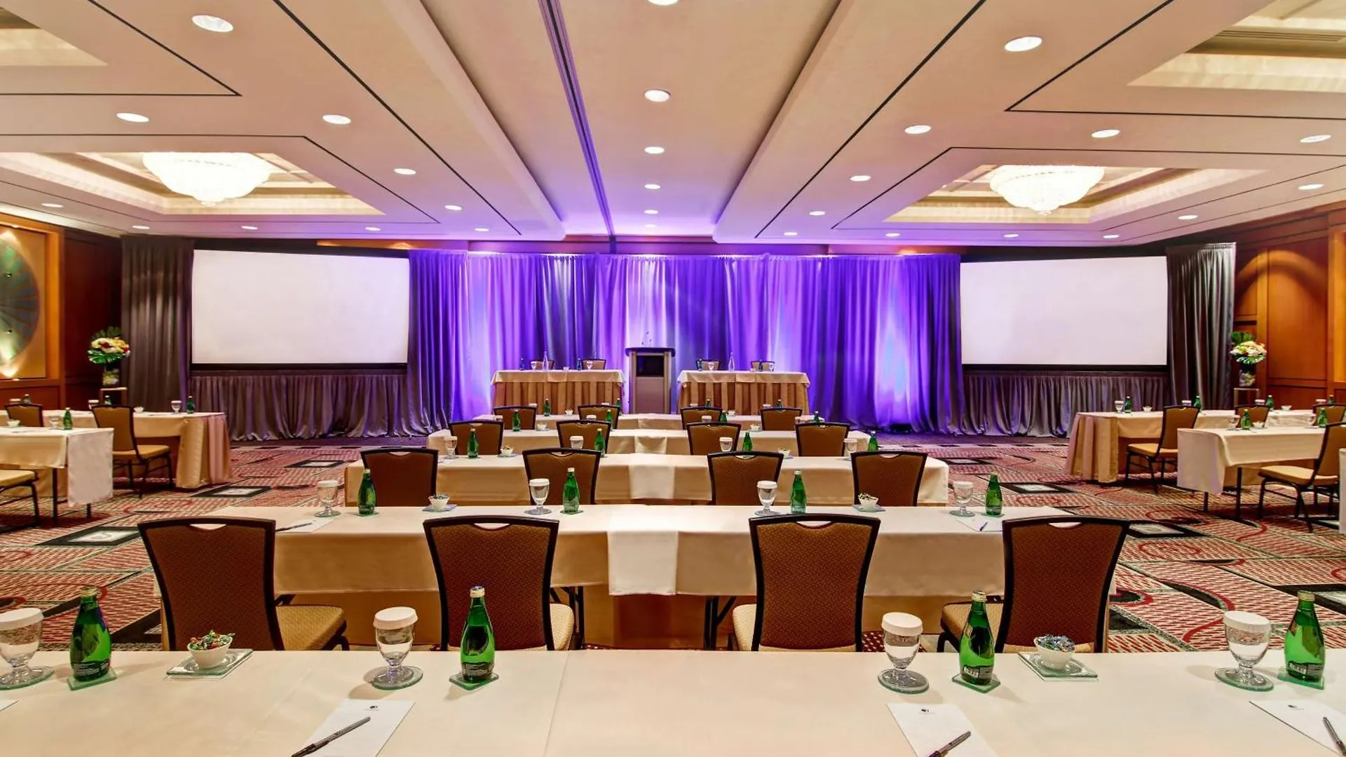 Doubletree By Hilton Toronto Downtown Otel 4*,
