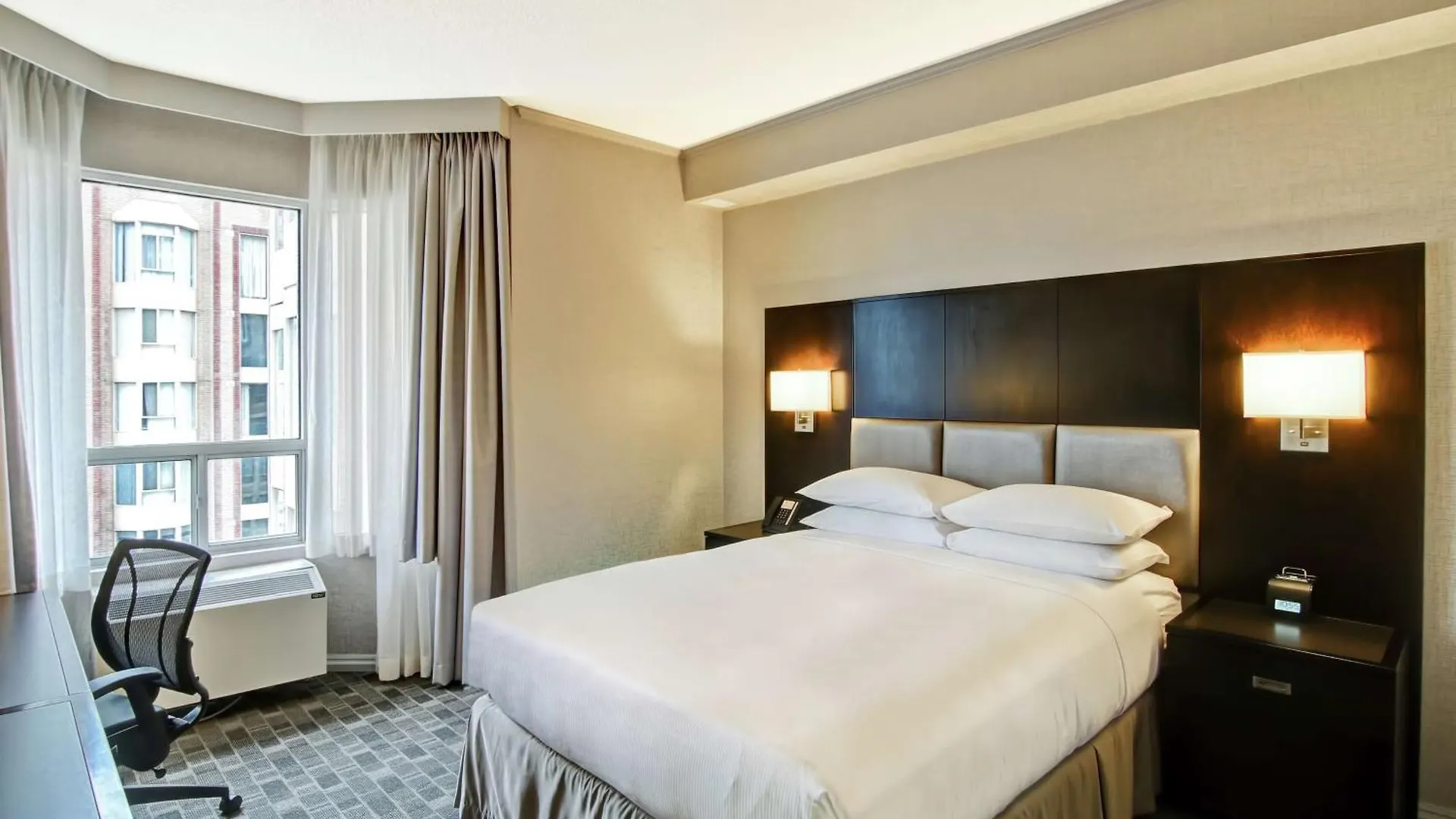 Doubletree By Hilton Toronto Downtown Otel