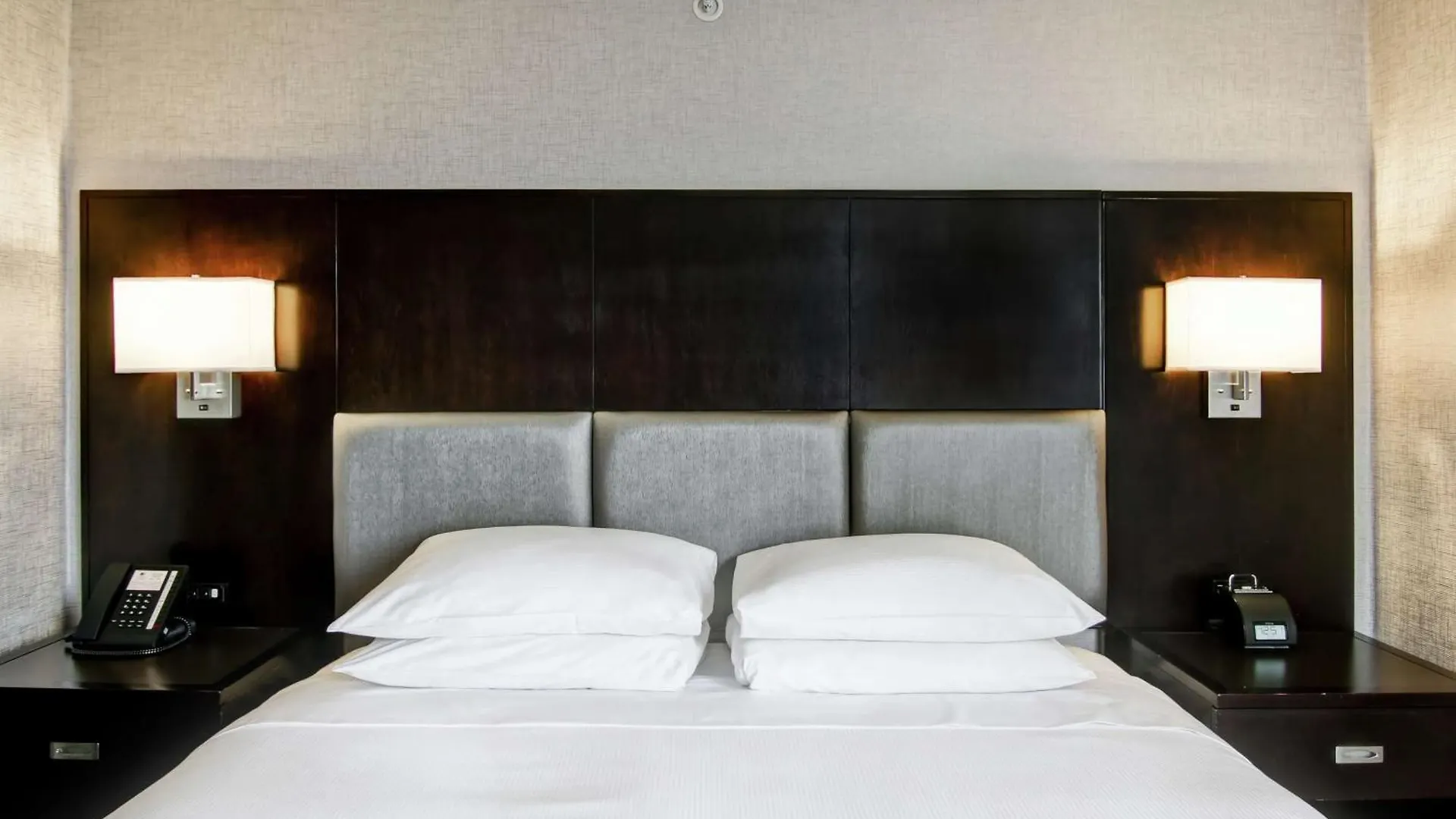 Doubletree By Hilton Toronto Downtown Otel