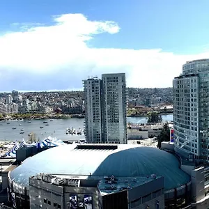Downtown 3br/2ba+views+skytrain+free Parking Apartment Vancouver
