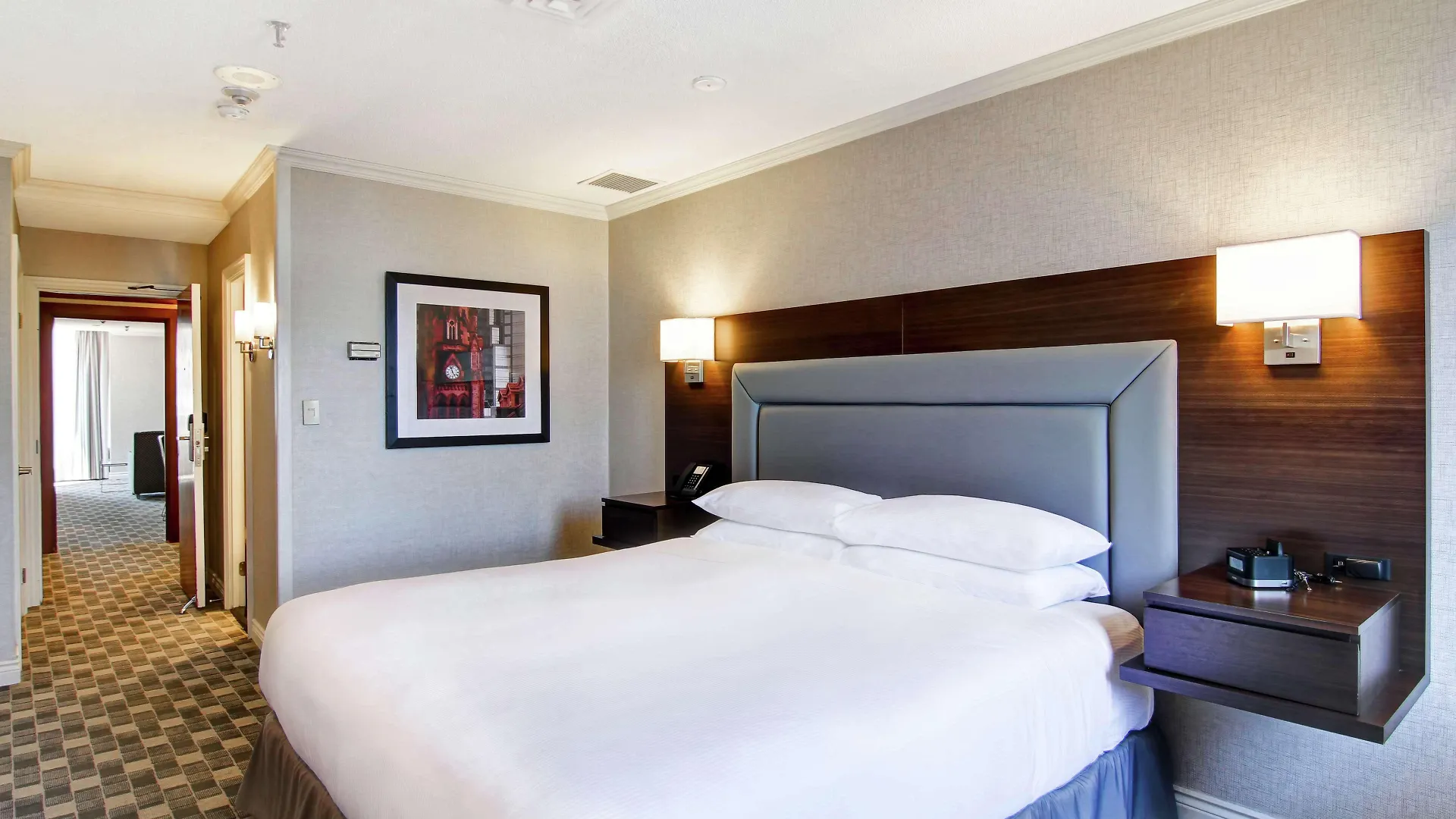 Doubletree By Hilton Toronto Downtown Hotel