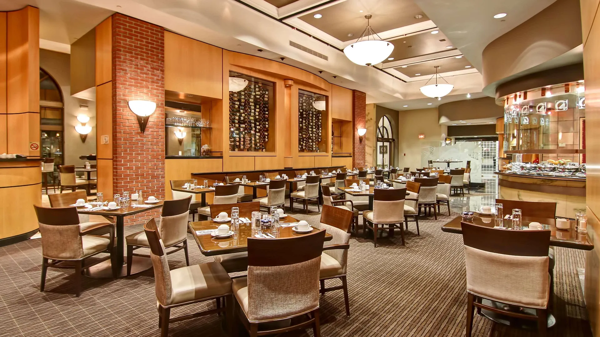 Doubletree By Hilton Toronto Downtown Hotel