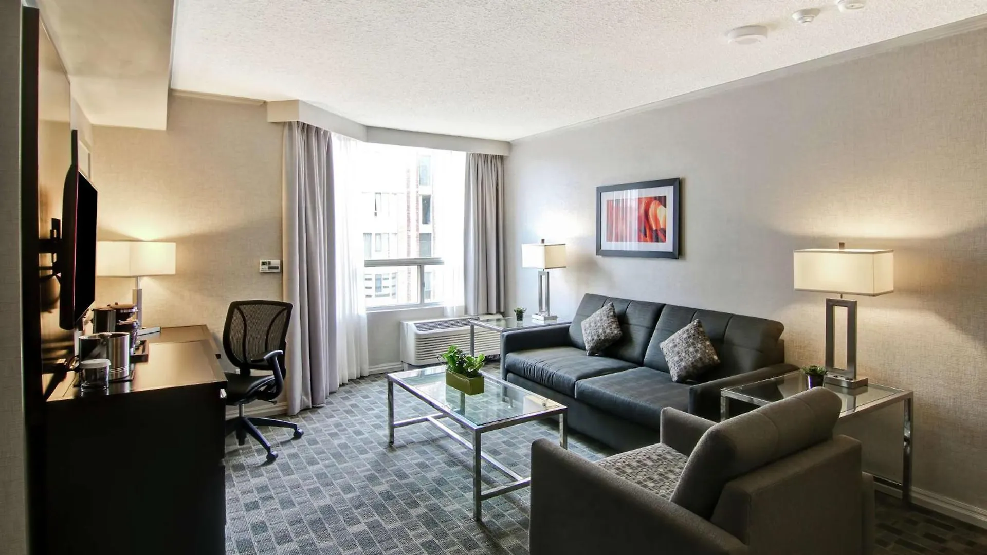 Doubletree By Hilton Toronto Downtown Hotel