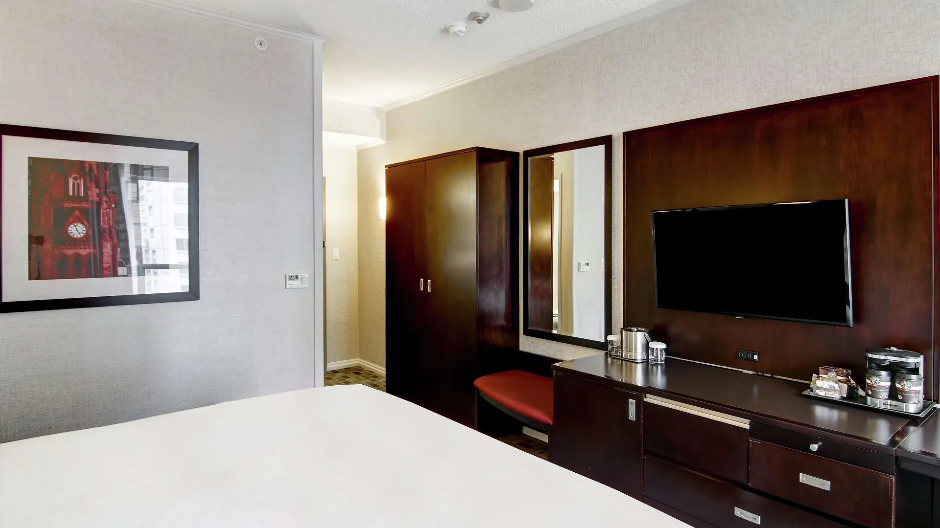 Doubletree By Hilton Toronto Downtown Hotel